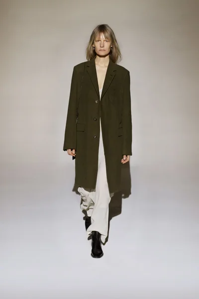 Look 18